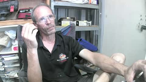 04oldskool online show from December 11, 5:01 am