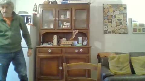 Snapshot of 22esserre chatting on October 29, 1:03 pm 22esserre online show from October 29, 1:03 pm