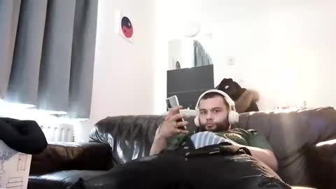 23huffnerkeanu online show from March 27, 12:50 pm