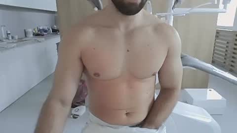 2hot2furious online show from October 20, 1:04 pm