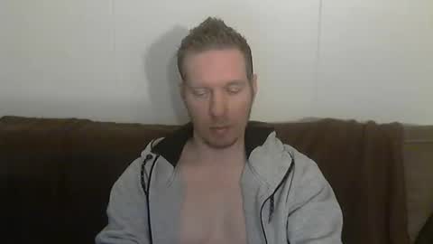 2small4you83 online show from March 19, 9:18 pm