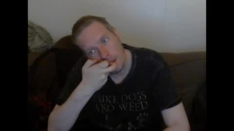 2small4you83 online show from June 10, 7:14 pm