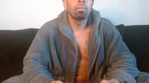 420flyguy online show from December 3, 8:39 pm