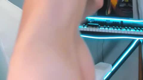 Andrew online show from February 16, 3:37 am