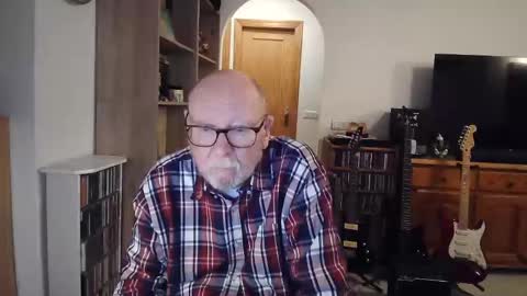 Snapshot of 7thsojourn chatting on March 5, 8:44 pm  Papi  online show from March 5, 8:44 pm