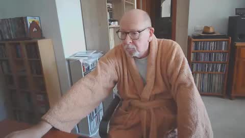  Papi  online show from November 8, 9:23 am