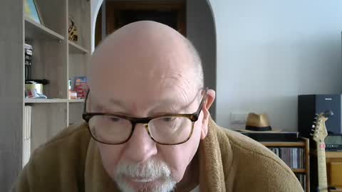 Snapshot of 7thsojourn chatting on December 17, 12:00 pm  Papi  online show from December 17, 12:00 pm