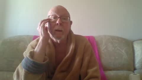 Snapshot of 7thsojourn chatting on February 3, 9:41 am  Papi  online show from February 3, 9:41 am