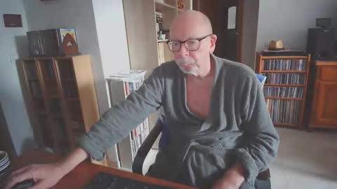 Snapshot of 7thsojourn chatting on October 14, 7:15 am  Papi  online show from October 14, 7:15 am