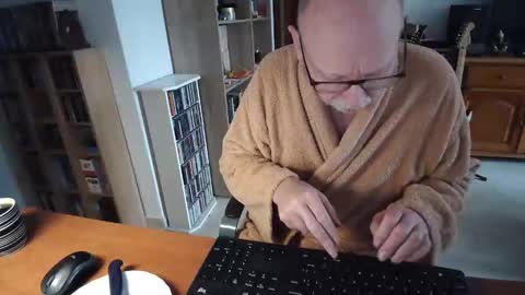 Snapshot of 7thsojourn chatting on March 4, 4:20 pm  Papi  online show from March 4, 4:20 pm