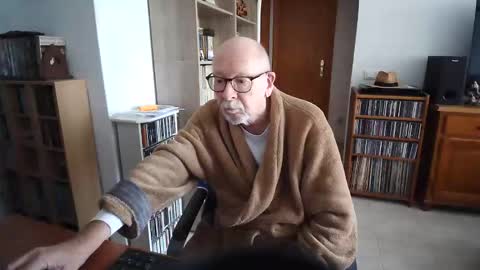  Papi  online show from December 21, 11:18 am