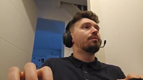 8inchdude93 online show from March 29, 3:56 pm