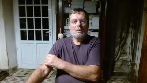 Snapshot of _123_voyeur_ chatting on October 10, 6:02 pm _123_voyeur_ online show from October 10, 6:02 pm