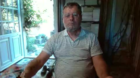 Snapshot of _123_voyeur_ chatting on September 18, 1:46 pm _123_voyeur_ online show from September 18, 1:46 pm