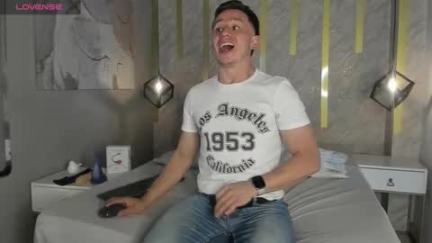 Andrew online show from December 9, 7:13 pm