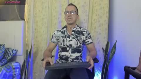 Axel online show from July 8, 11:58 am