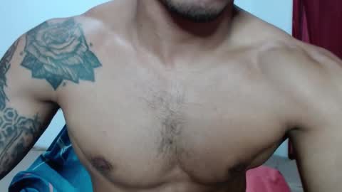 Snapshot of _crissgex_ chatting on February 13, 4:43 am  crissgex  online show from February 13, 4:43 am