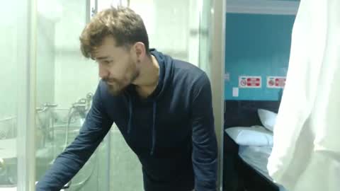 delacruz online show from December 25, 12:05 pm