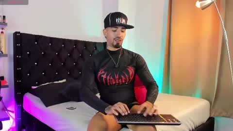 Duriel online show from July 3, 1:28 pm