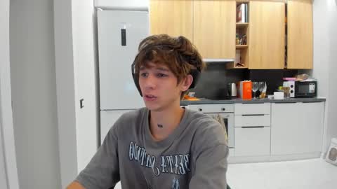 Snapshot of _kurt chatting on October 15, 2:52 am Kurt online show from October 15, 2:52 am