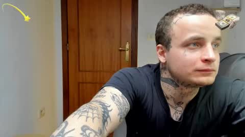 Layne online show from March 8, 7:40 pm