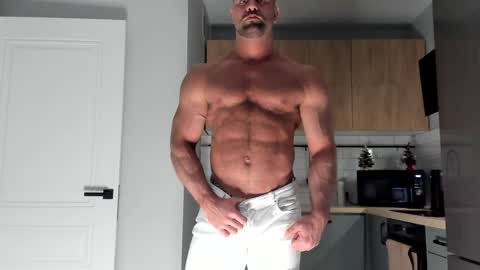 _miles19 online show from April 9, 12:22 pm