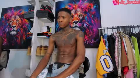 Kevin  online show from November 2, 12:04 am