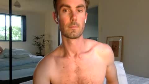 _r3ve_ online show from December 14, 8:32 am