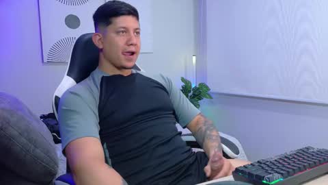 Roberto online show from March 6, 1:19 pm