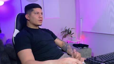 Roberto online show from April 4, 1:52 pm