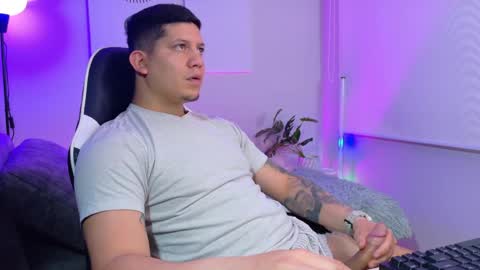 Roberto online show from March 31, 1:24 pm