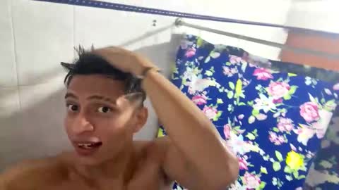 Juan Pablo-independent model online show from January 1, 7:52 am