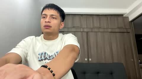 Juan Pablo-independent model online show from March 8, 3:32 am