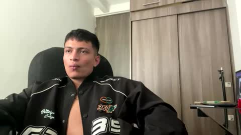 Juan Pablo-independent model online show from January 25, 8:00 pm