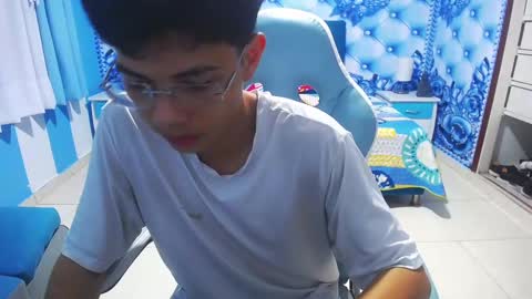 Liam scott  online show from February 6, 2:11 am