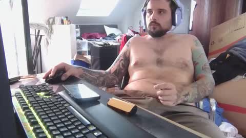 _smiley_bear27 online show from December 23, 6:11 am