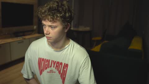 OLIVERERENMARCUSpvt is open online show from December 6, 3:30 am