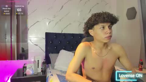 Taylor online show from February 4, 8:59 pm