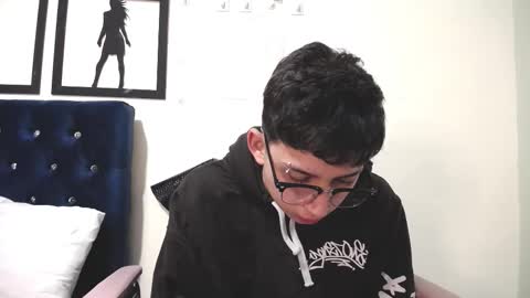 Snapshot of _thomas_hot_ chatting on September 13, 3:51 am Thomas online show from September 13, 3:51 am