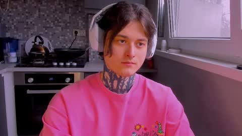 _torfin_ online show from April 3, 10:56 am