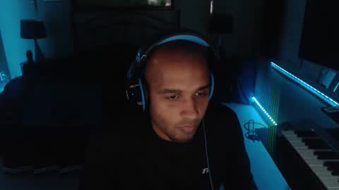 a4orce online show from December 5, 2:07 am