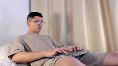 alejo online show from February 11, 4:33 am