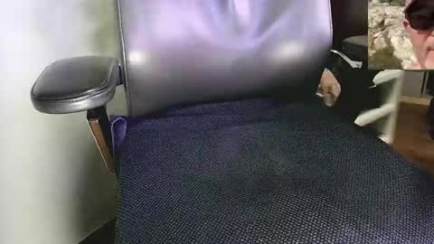 Snapshot of aaron1_show chatting on March 5, 5:50 pm Aaron online show from March 5, 5:50 pm