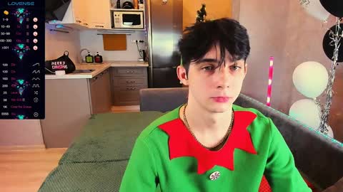 Aaron Bang online show from December 25, 11:20 pm