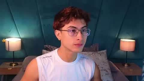 Aaron Ezequiel online show from July 2, 1:39 pm