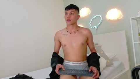 AARON  online show from September 9, 7:46 pm