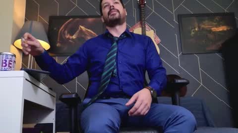 Aaron online show from November 12, 7:47 am