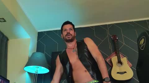 Aaron online show from March 8, 2:04 am