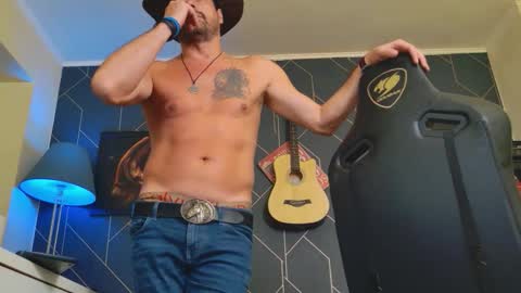 Aaron online show from October 6, 7:46 am