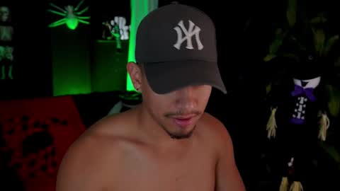 Snapshot of aaronfox_ chatting on October 20, 1:04 pm AARON  online show from October 20, 1:04 pm